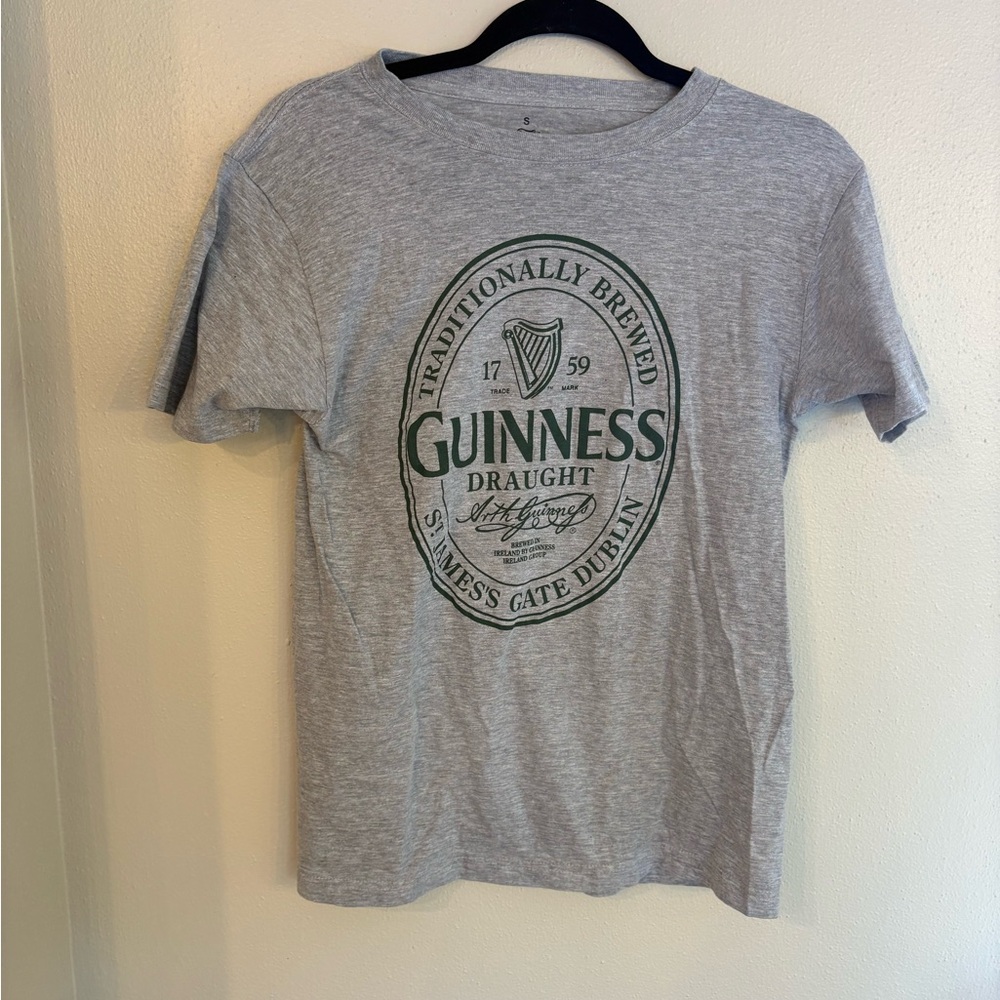 Guinness Gray Logo T-Shirt size small men or women